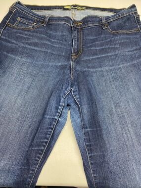 Old Navy Women's Straight Leg Jeans in Mid Blue Wash
